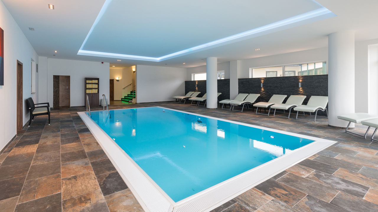 livingpool_neubau_hotel_tiefenbach_1