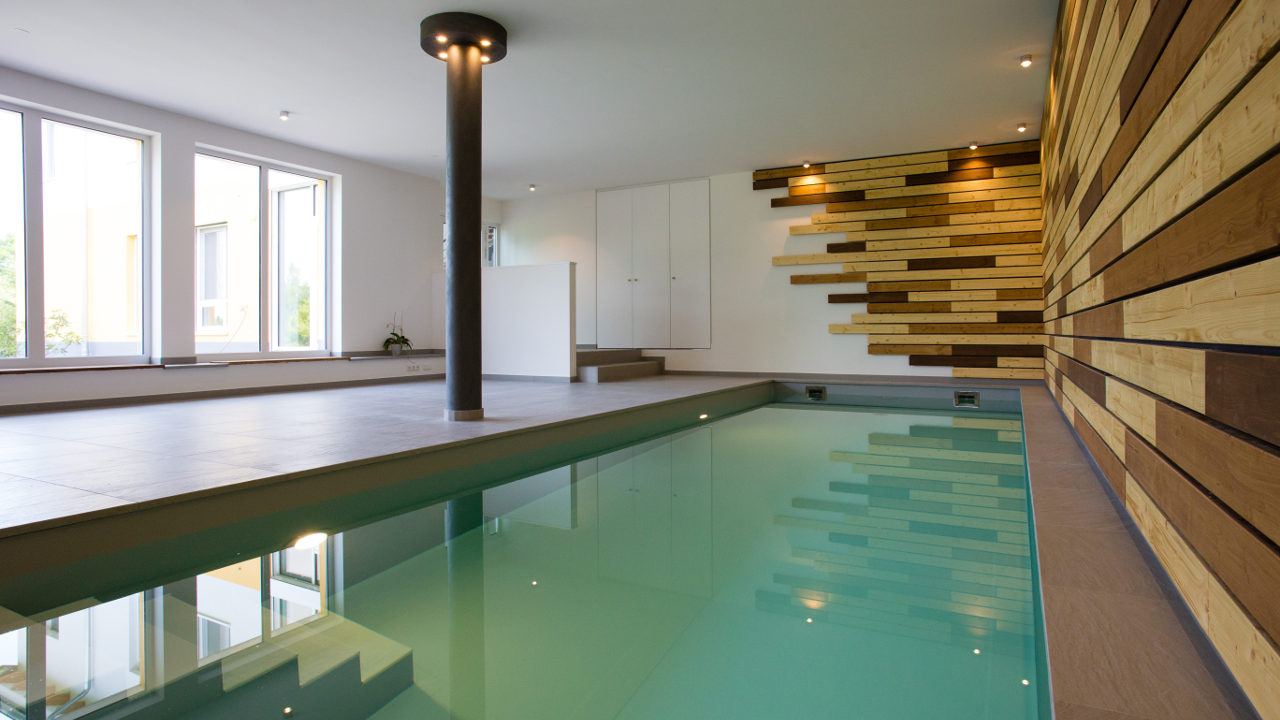 livingpool_neubau_privat_dekorative_wand_1