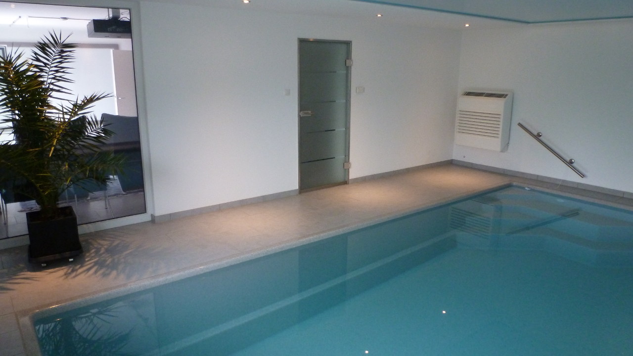 livingpool_neubau_privat_lackspanndecke_2