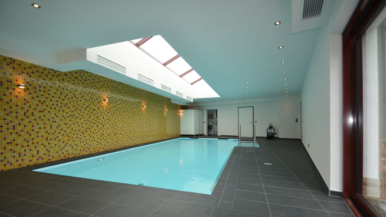 livingpool_neubau_privat_oberlicht_1